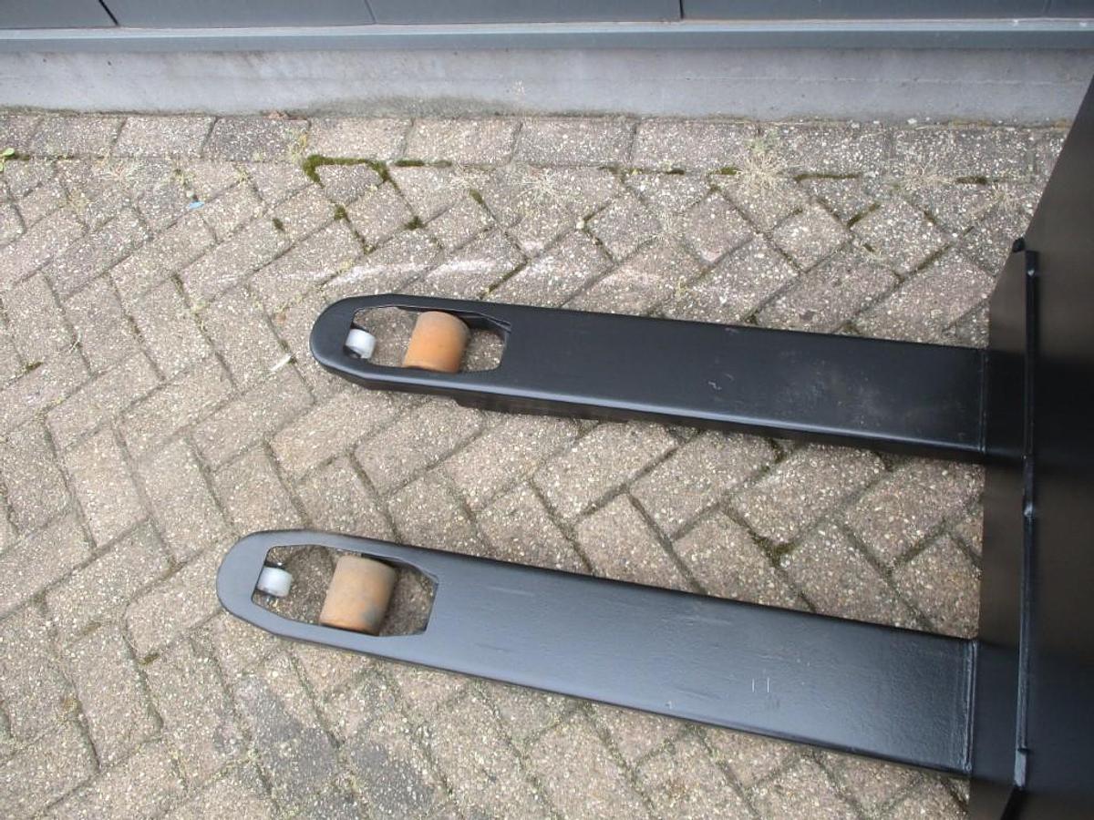 Refurbished 2016 TOYOTA LWE160 - 777