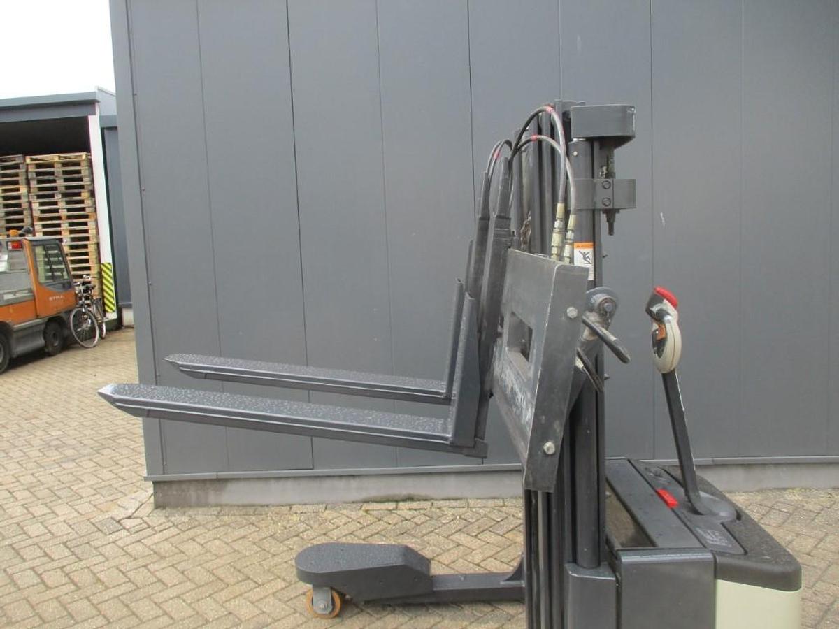 Refurbished 2007 Crown WS2300 18TT 4W