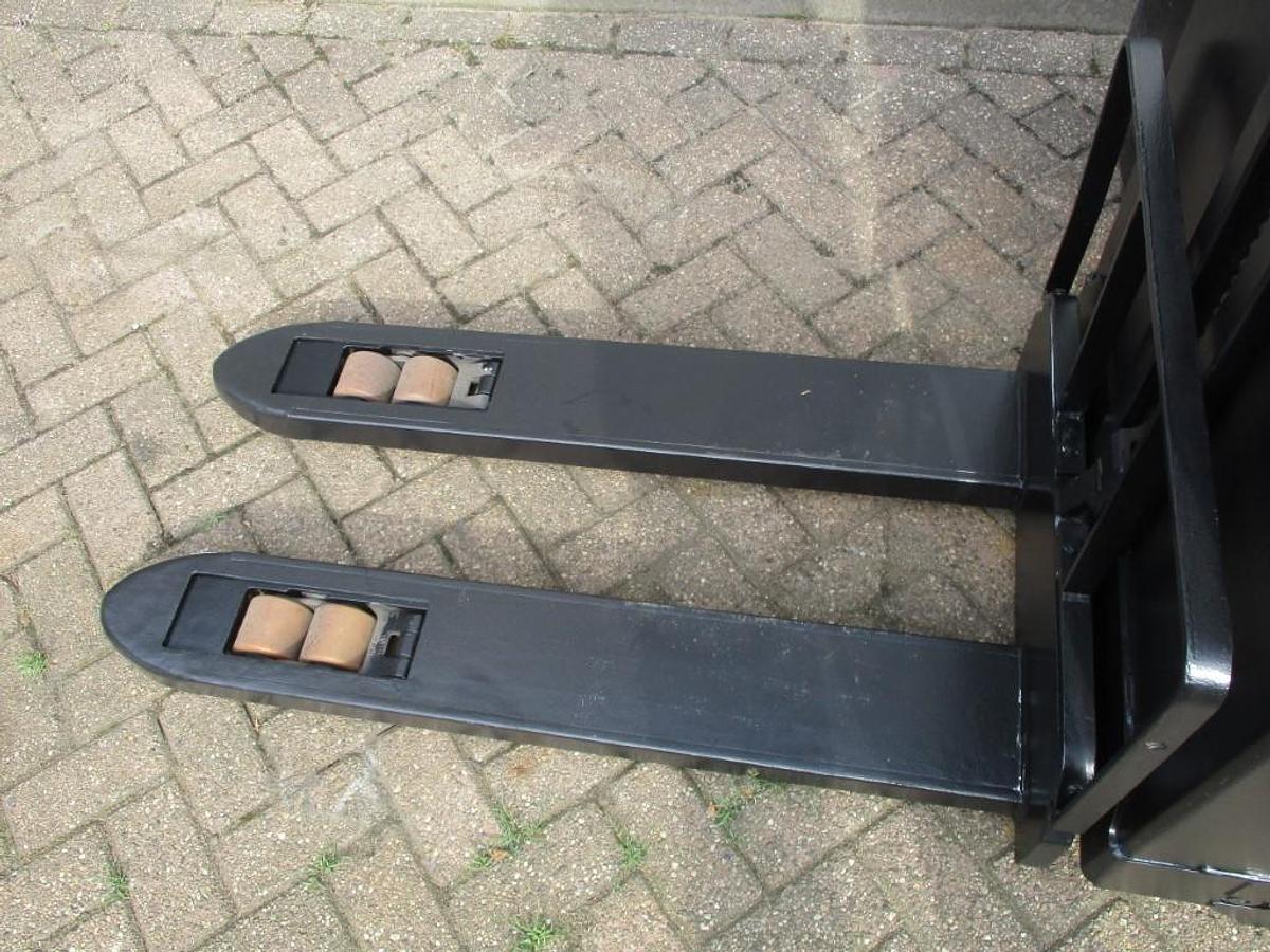 Refurbished 2015 TOYOTA BT SWE 080L - 1077