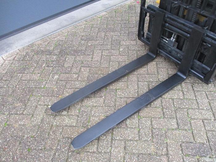 Refurbished 2000 Caterpillar F30