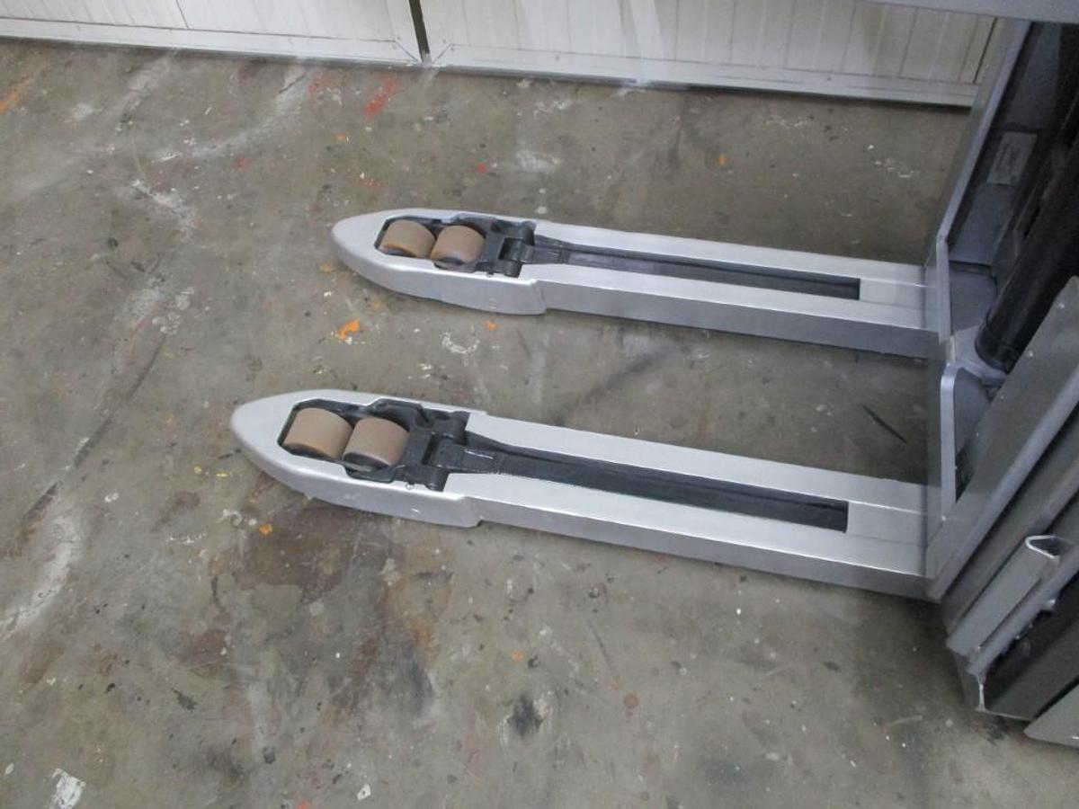 Refurbished 2015 STILL EXV14i triplex - 1046