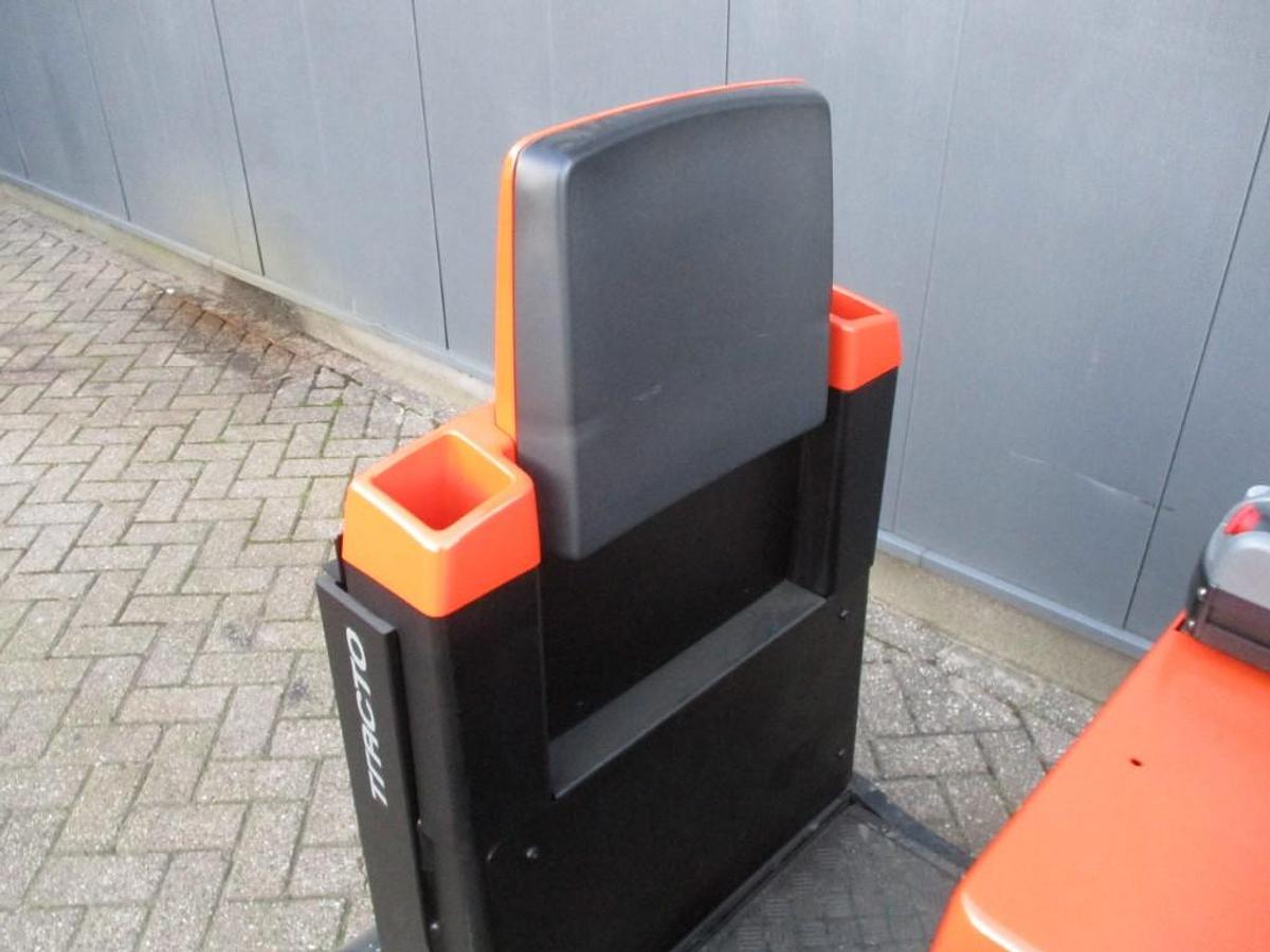 Refurbished 2018 TOYOTA TSE300 Tracto - 2086