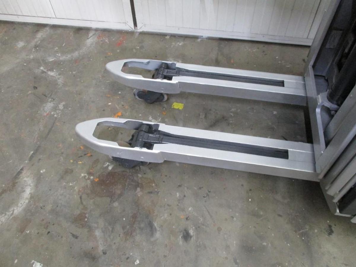 Refurbished 2015 STILL EXV14i triplex - 1046