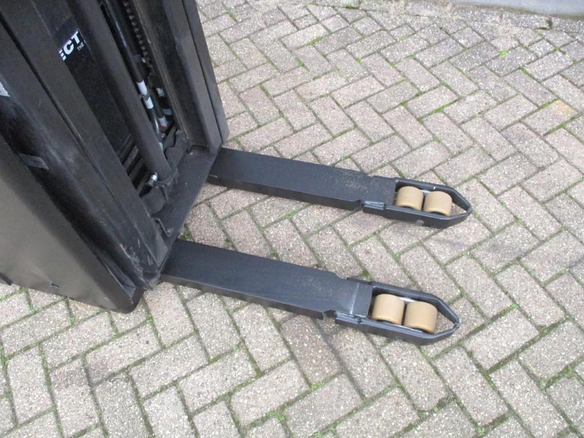 Refurbished 2016 TOYOTA SPE120 triplex - 2414