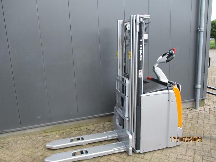 Refurbished 2017 STILL EXV SF16i triplex - 3698