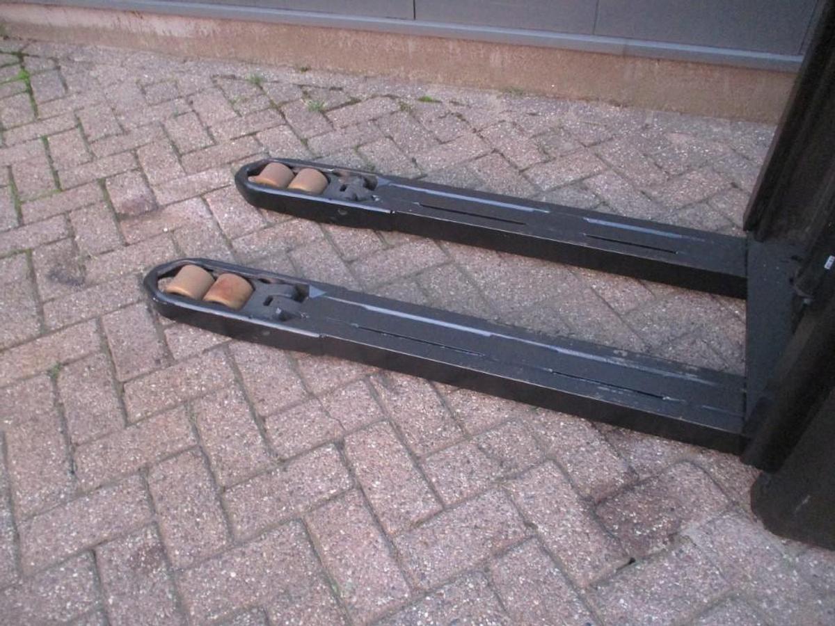 Refurbished 2018 TOYOTA SPE200D - 2401