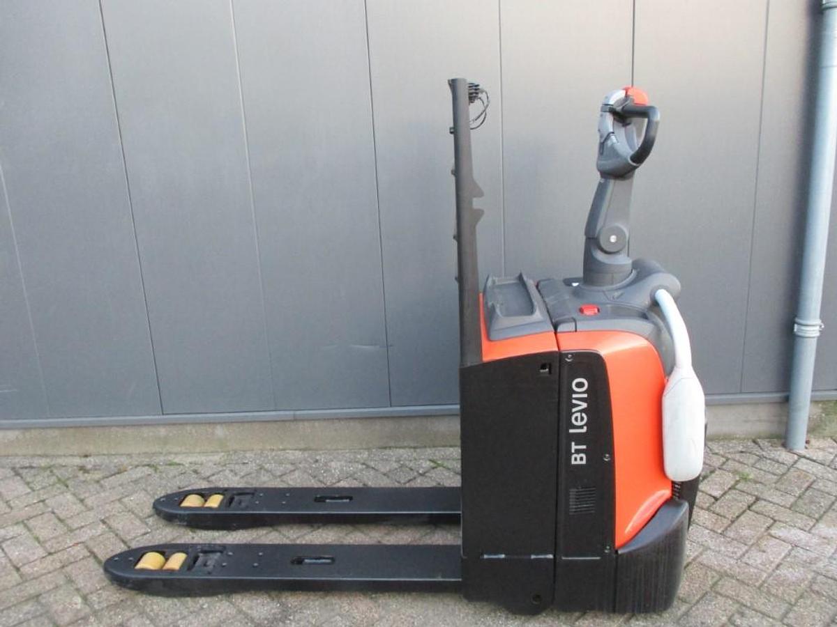 Refurbished 2018 TOYOTA LPE200 - 1750