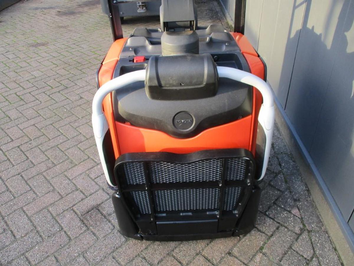 Refurbished 2018 TOYOTA LPE250 - 2555