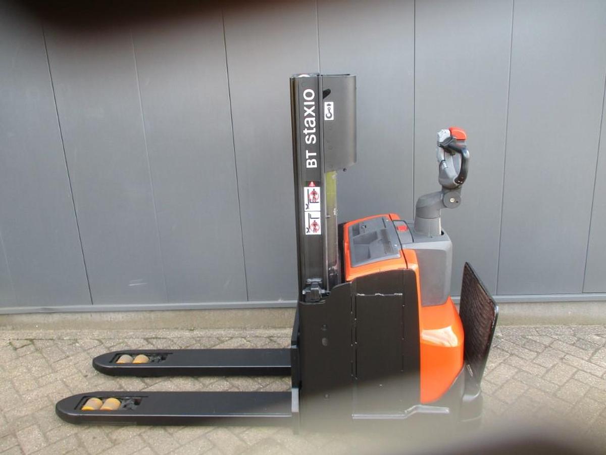 Refurbished 2018 TOYOTA SWE 200D - 1448