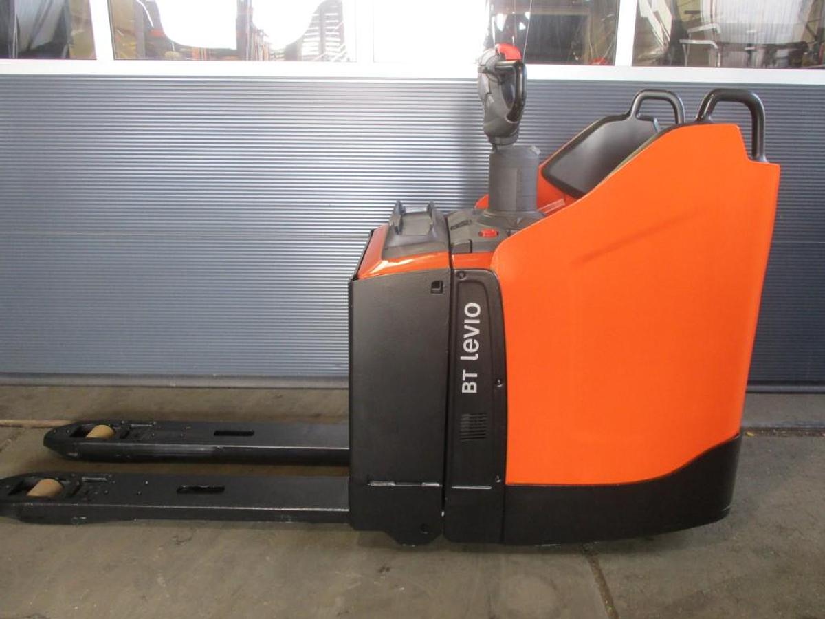 Refurbished 2020 TOYOTA LPE200 - 2425