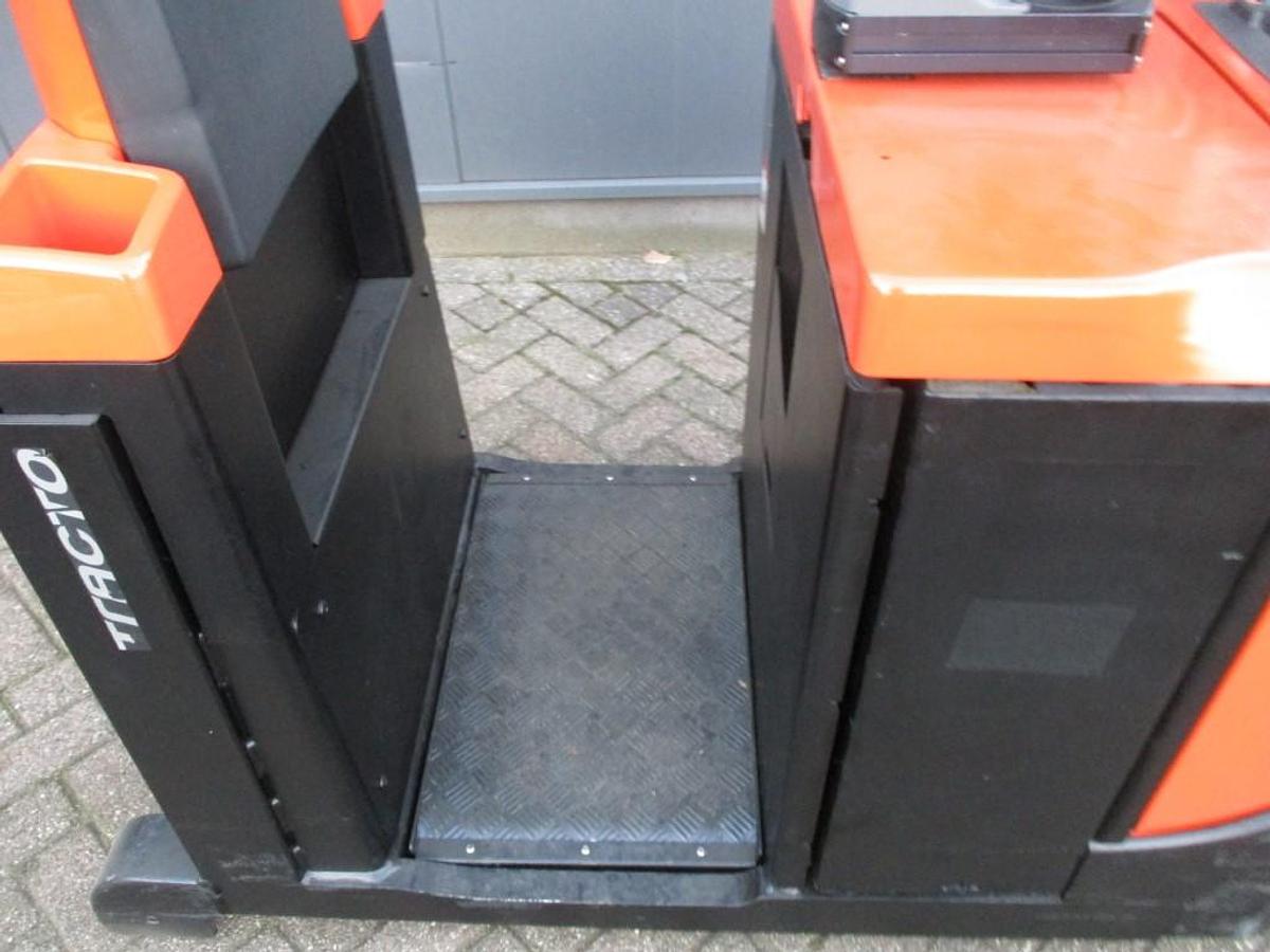 Refurbished 2018 TOYOTA TSE300 Tracto - 2652