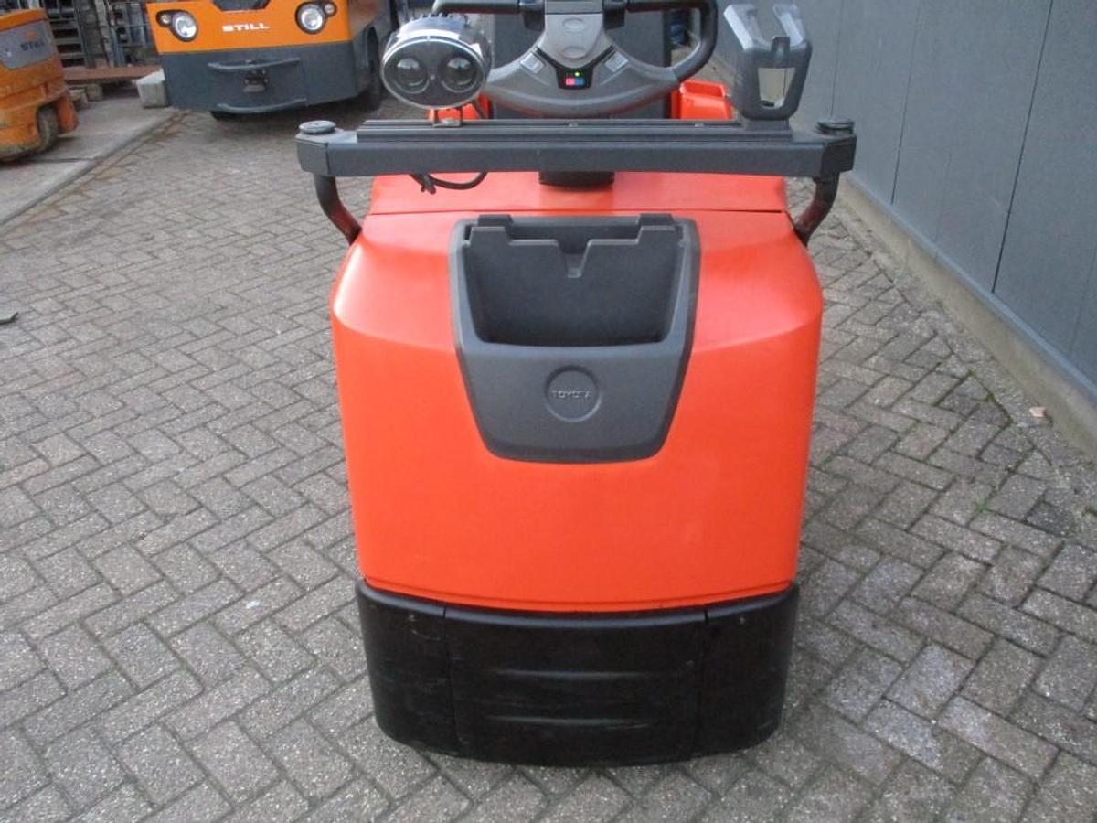 Refurbished 2018 TOYOTA TSE300 Tracto