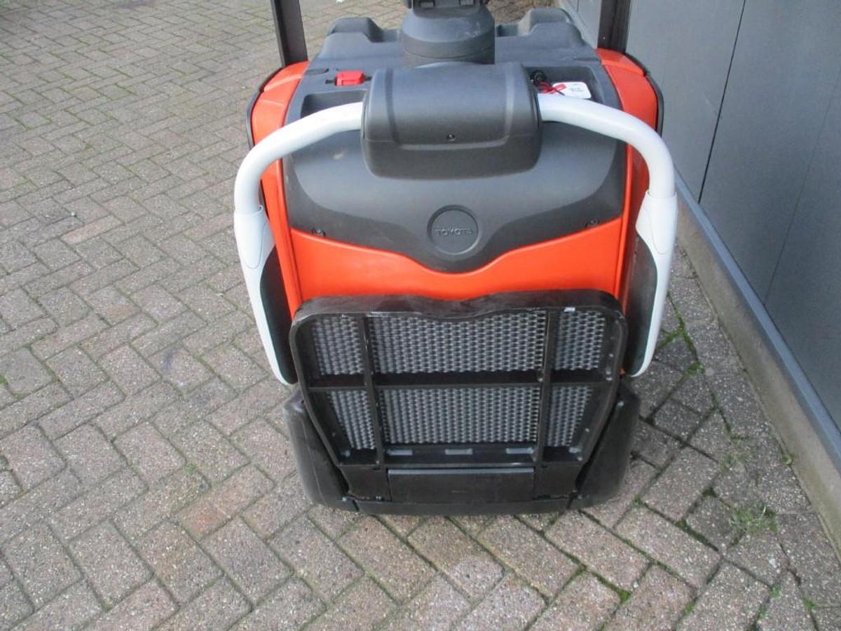 Refurbished 2018 TOYOTA LPE200 - 1750