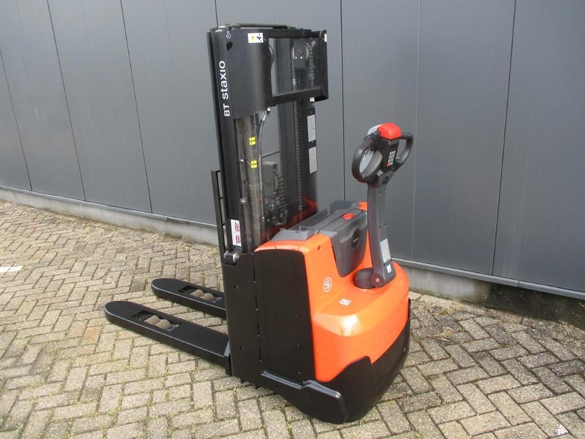 Refurbished 2018 TOYOTA SWE140L - 678