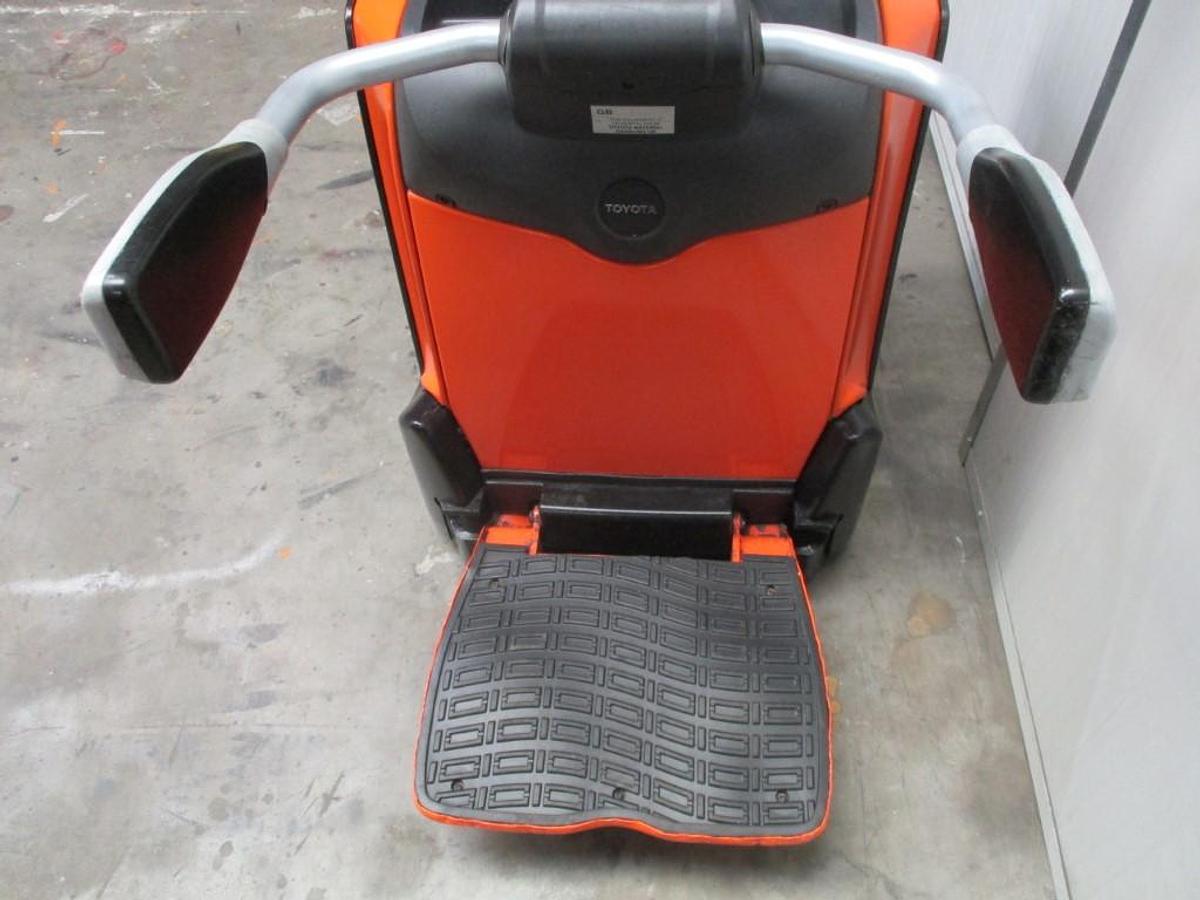 Refurbished 2021 TOYOTA LPE200 - 2147