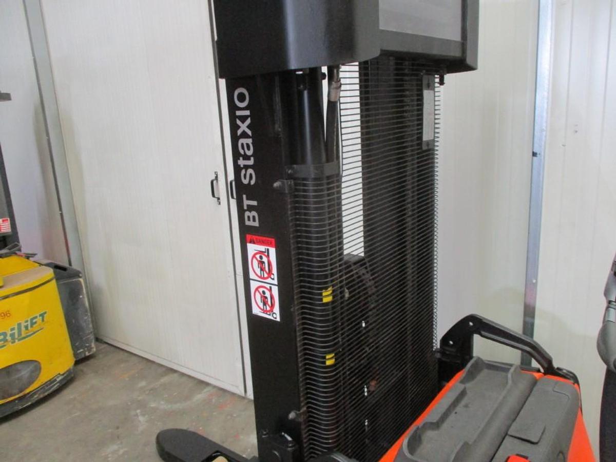 Refurbished 2017 TOYOTA SWE 145 triplex - 2256