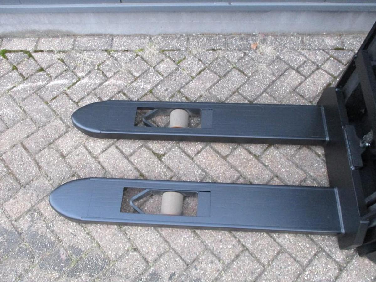 Refurbished 2019 TOYOTA SWE100 - 18