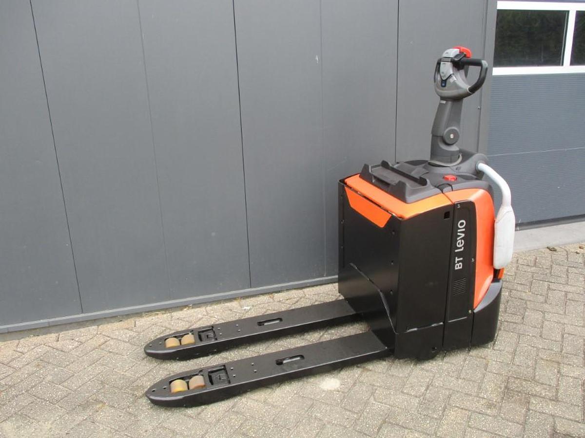 Refurbished 2017 TOYOTA LPE200 - 2356