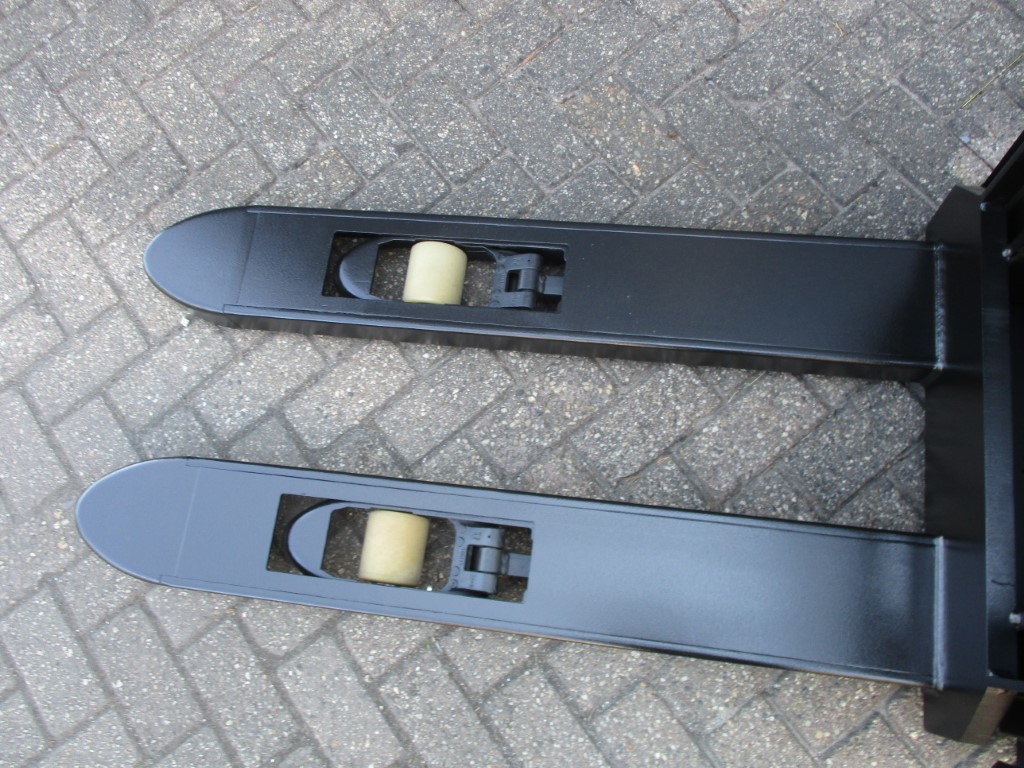 Refurbished 2023 TOYOTA SWE140L - 1199