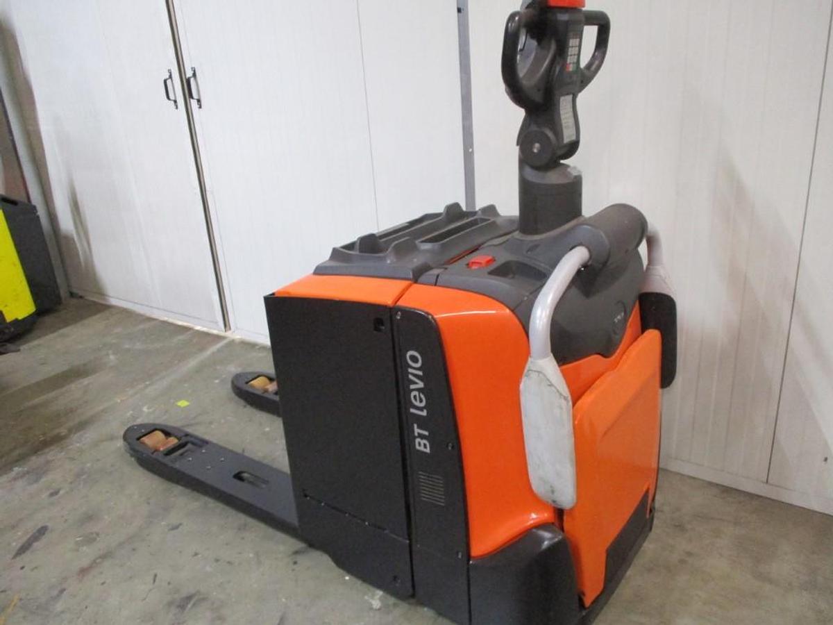 Refurbished 2016 TOYOTA BT LPE200 - 2484