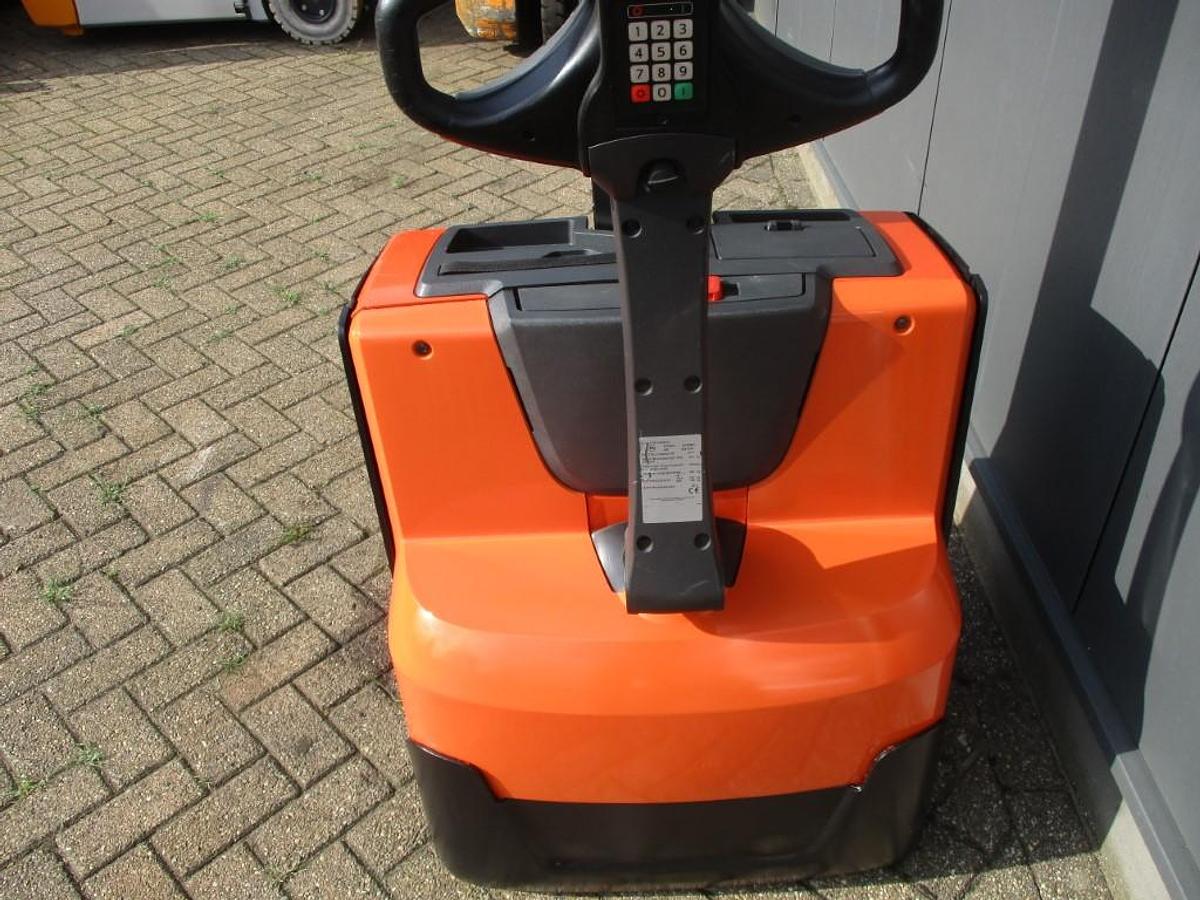 Refurbished 2015 TOYOTA BT SWE 080L - 1088