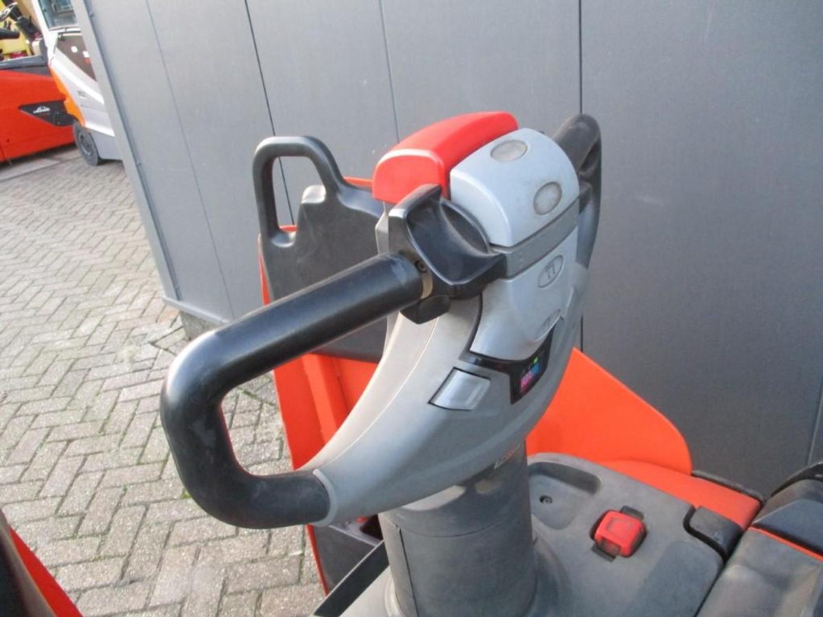 Refurbished 2018 TOYOTA LPE200 - 1778