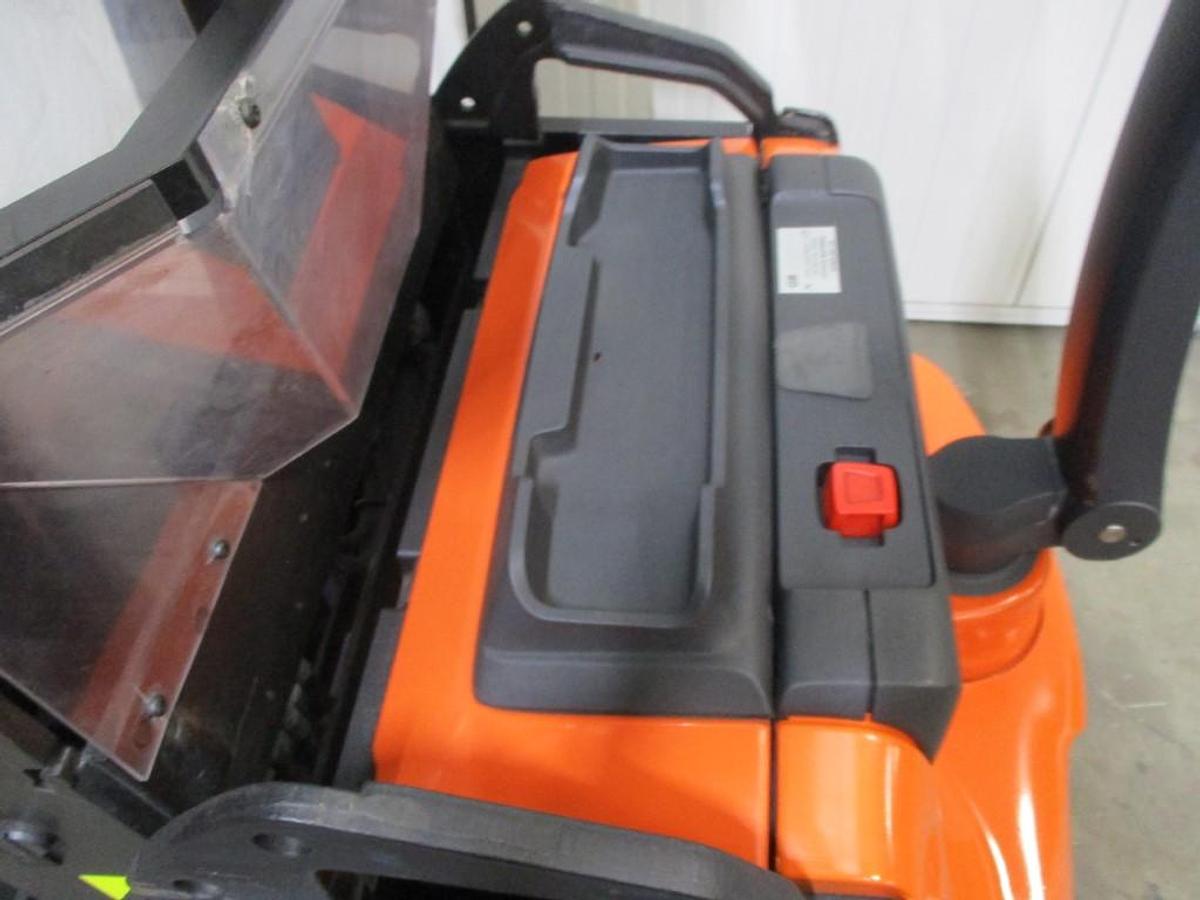 Refurbished 2018 TOYOTA SWE120XR - 942