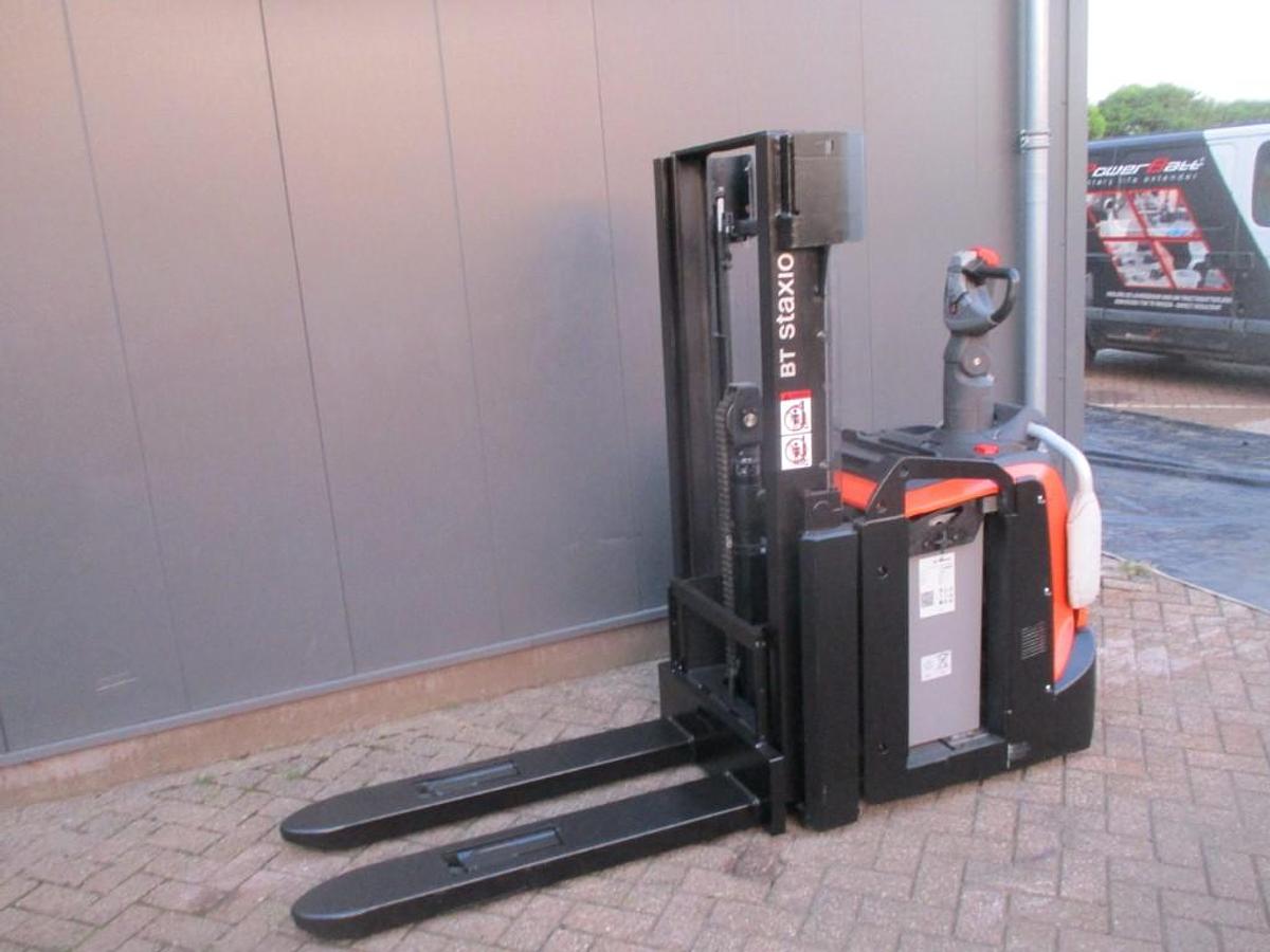 Refurbished 2018 TOYOTA SPE200D - 2401