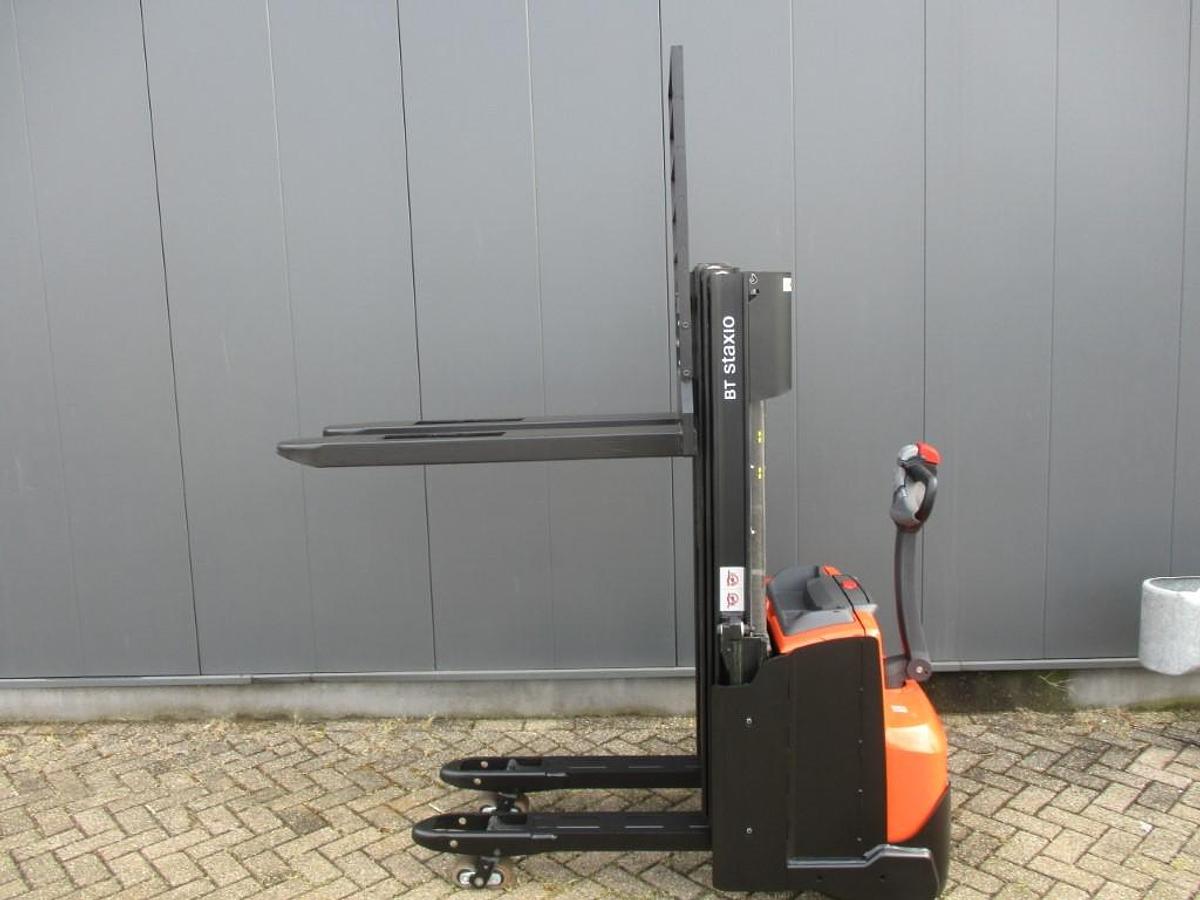 Refurbished 2018 TOYOTA SWE140L - 678