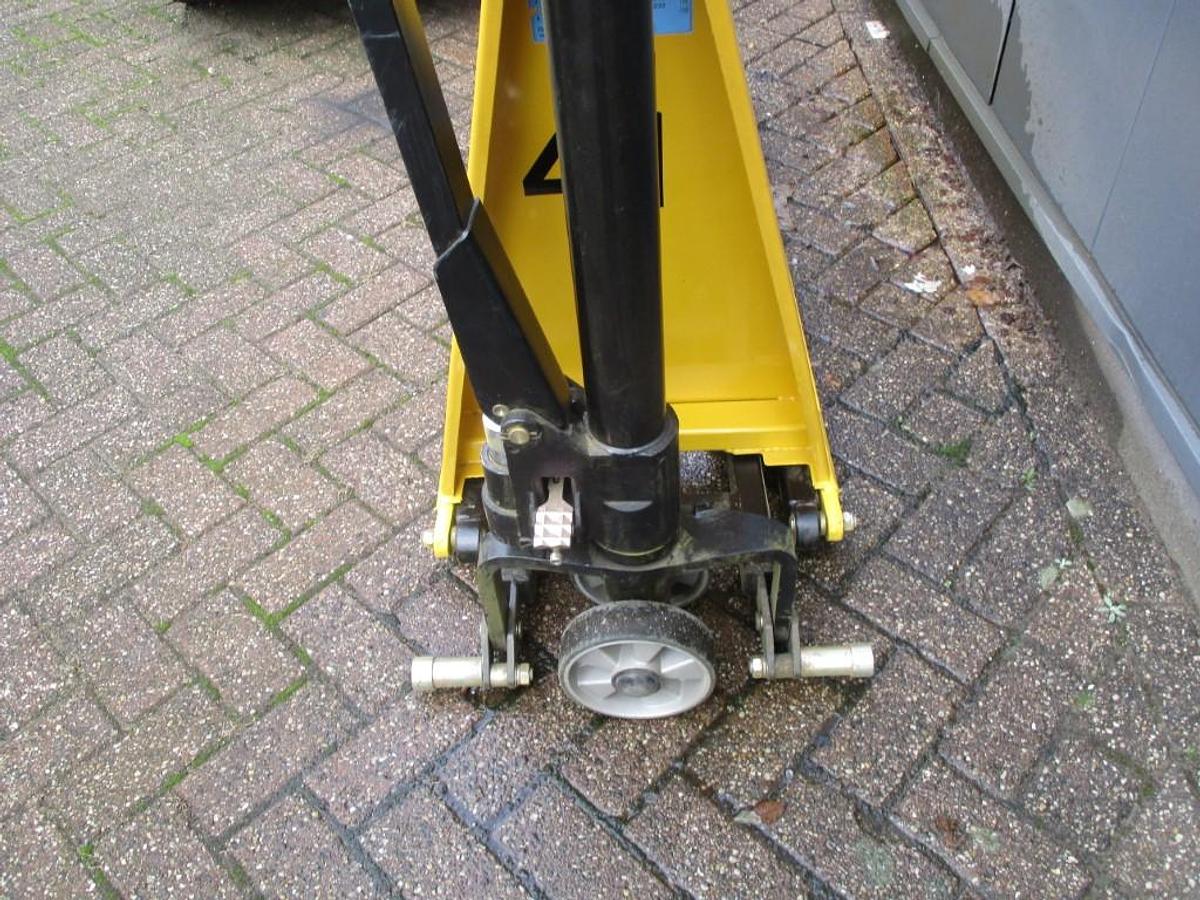Refurbished 2022 Totallifter Scissorlift