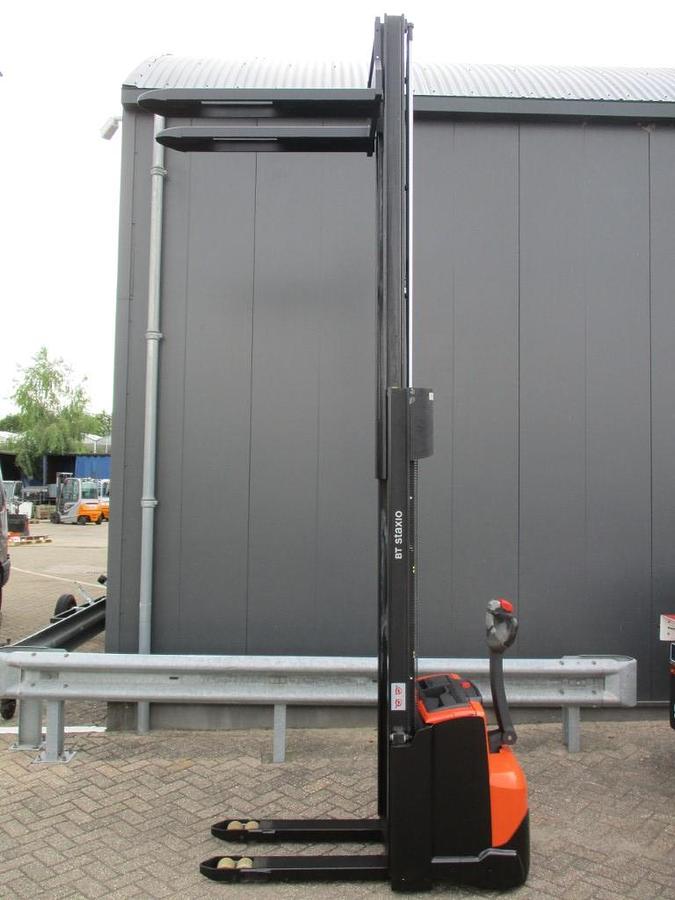 Refurbished 2017 TOYOTA SWE140 - 784