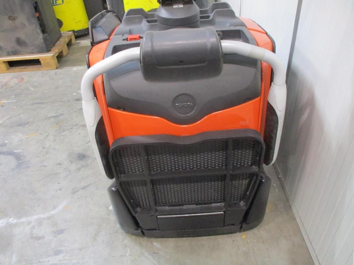 Refurbished 2019 TOYOTA LPE200 - 2146