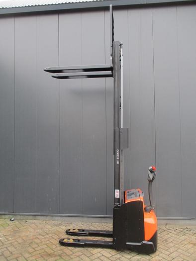 Used 2016 BT SWE120L