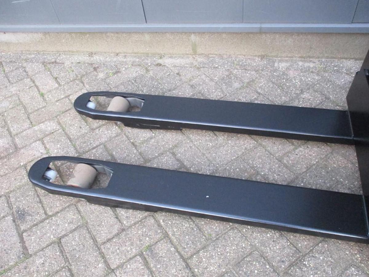 Refurbished 2020 TOYOTA LWE140 - 825