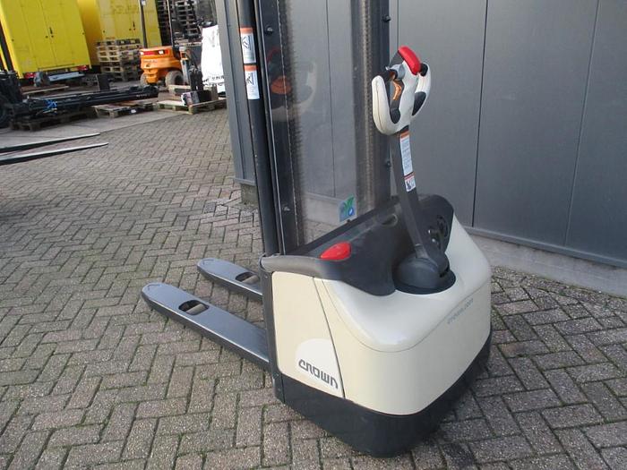 Refurbished 2011 Crown WF 3000-1.0 TL
