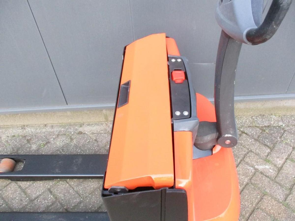 Refurbished 2016 TOYOTA LWE160 - 833