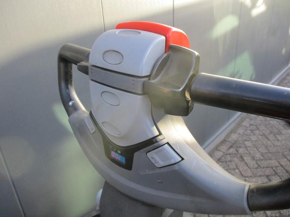 Refurbished 2016 TOYOTA BT LPE200 - 2557