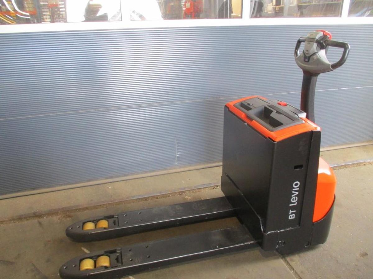 Refurbished 2018 TOYOTA LWE 200