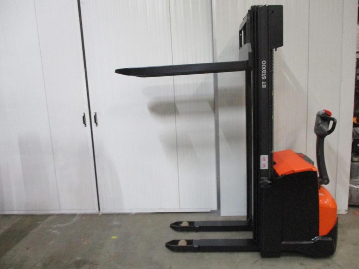 Refurbished 2020 TOYOTA SWE140 triplex - 2061
