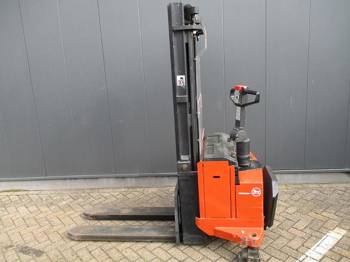 Refurbished 2000 BT LSV 1250 - 1810