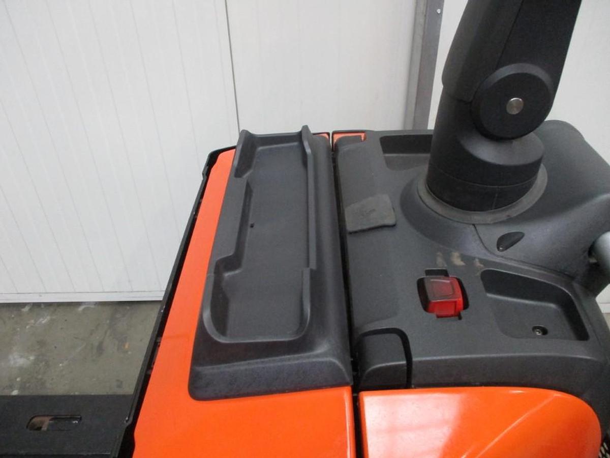 Refurbished 2015 TOYOTA BT LPE200 - 675