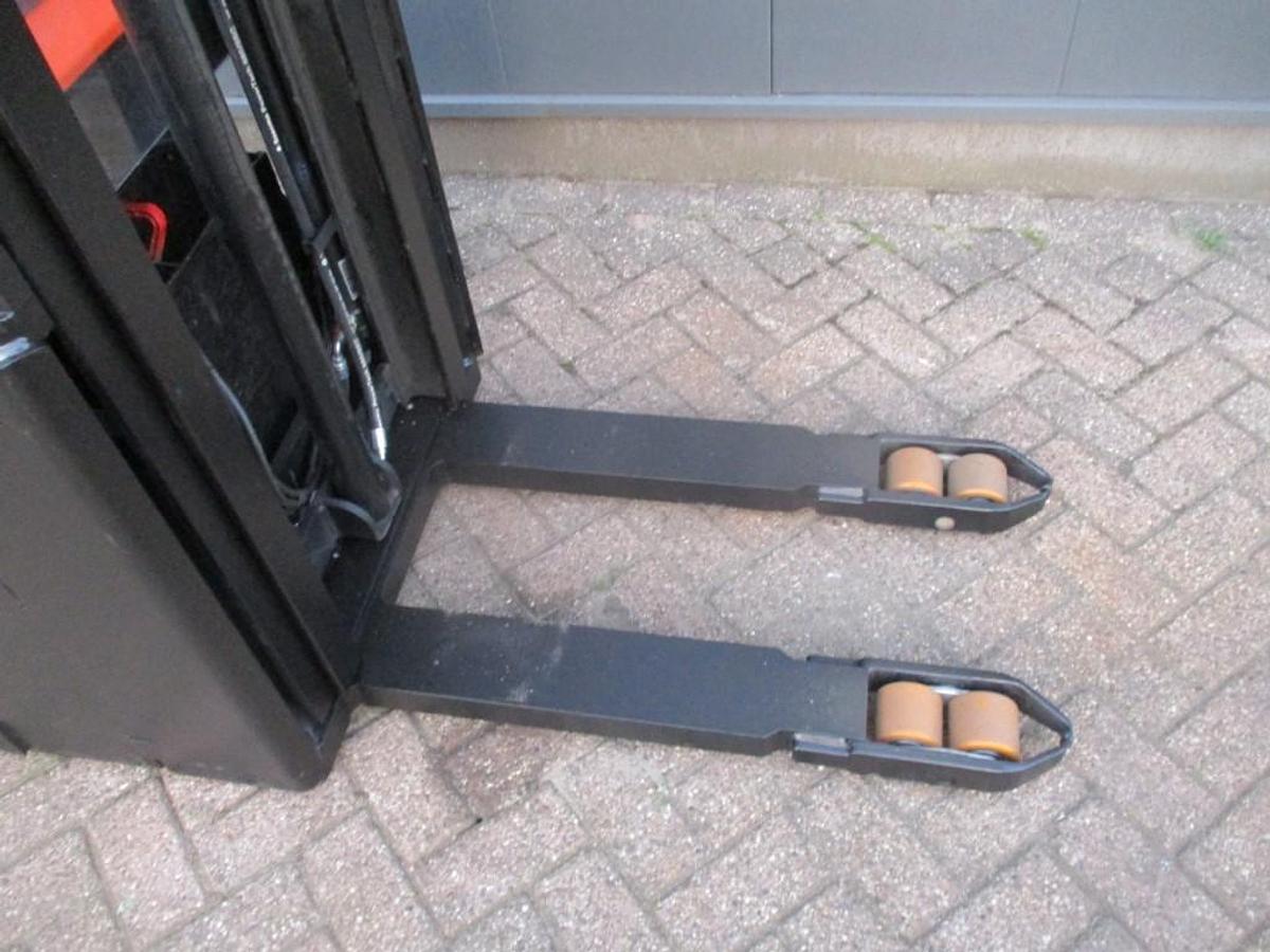 Refurbished 2016 TOYOTA SPE120L - 2371