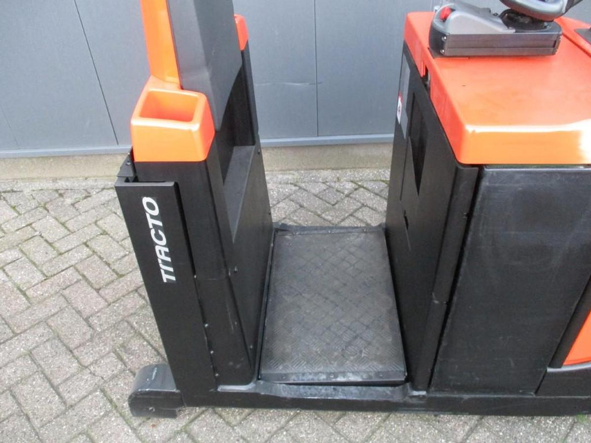 Refurbished 2018 TOYOTA TSE300 Tracto - 2086