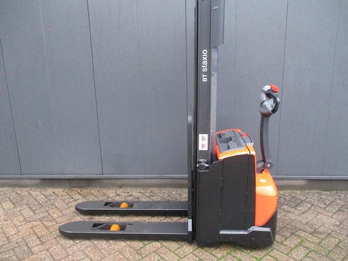 Used 2017 BT SWE100