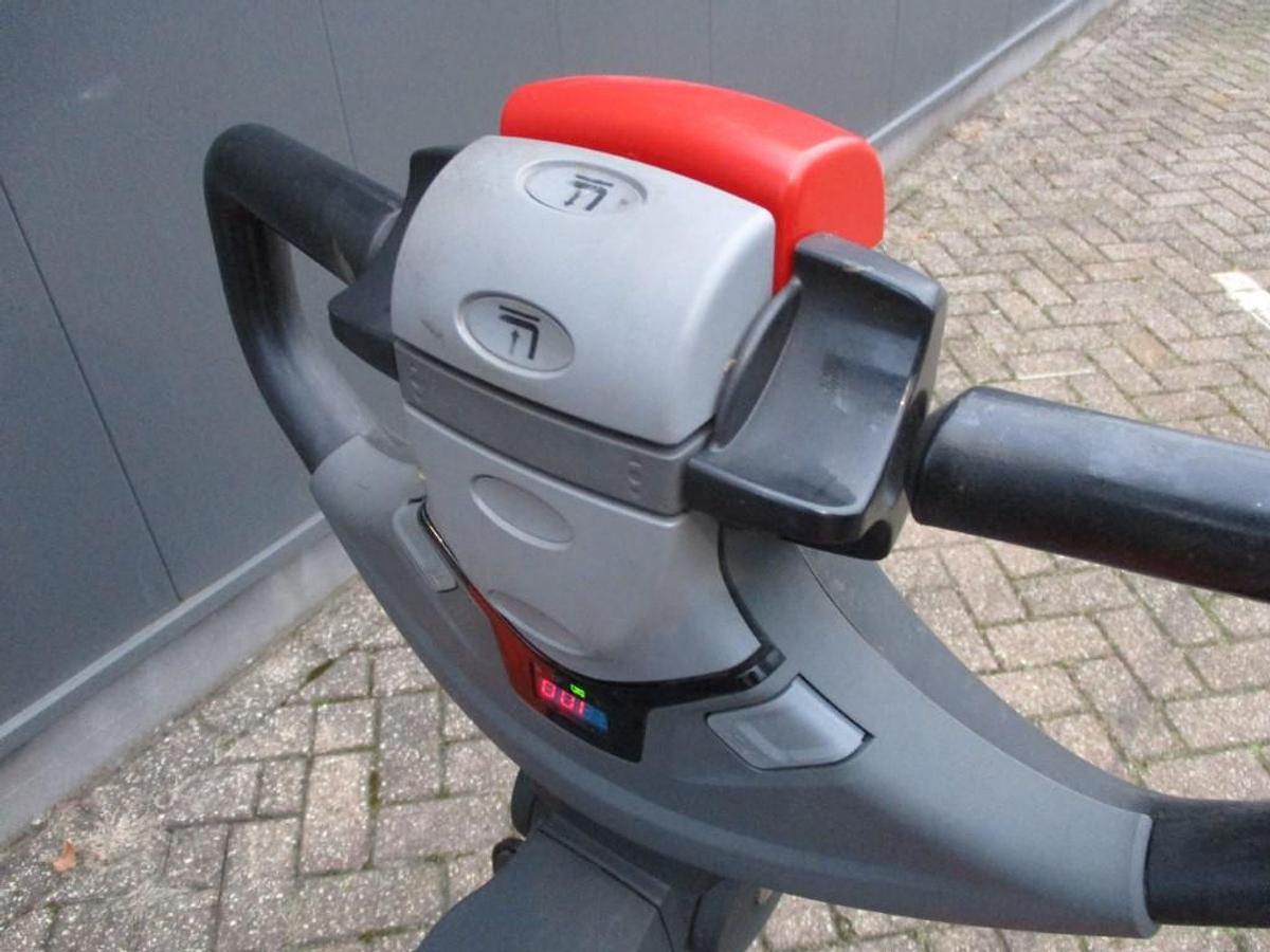 Refurbished 2018 TOYOTA SWE120S triplex - 176