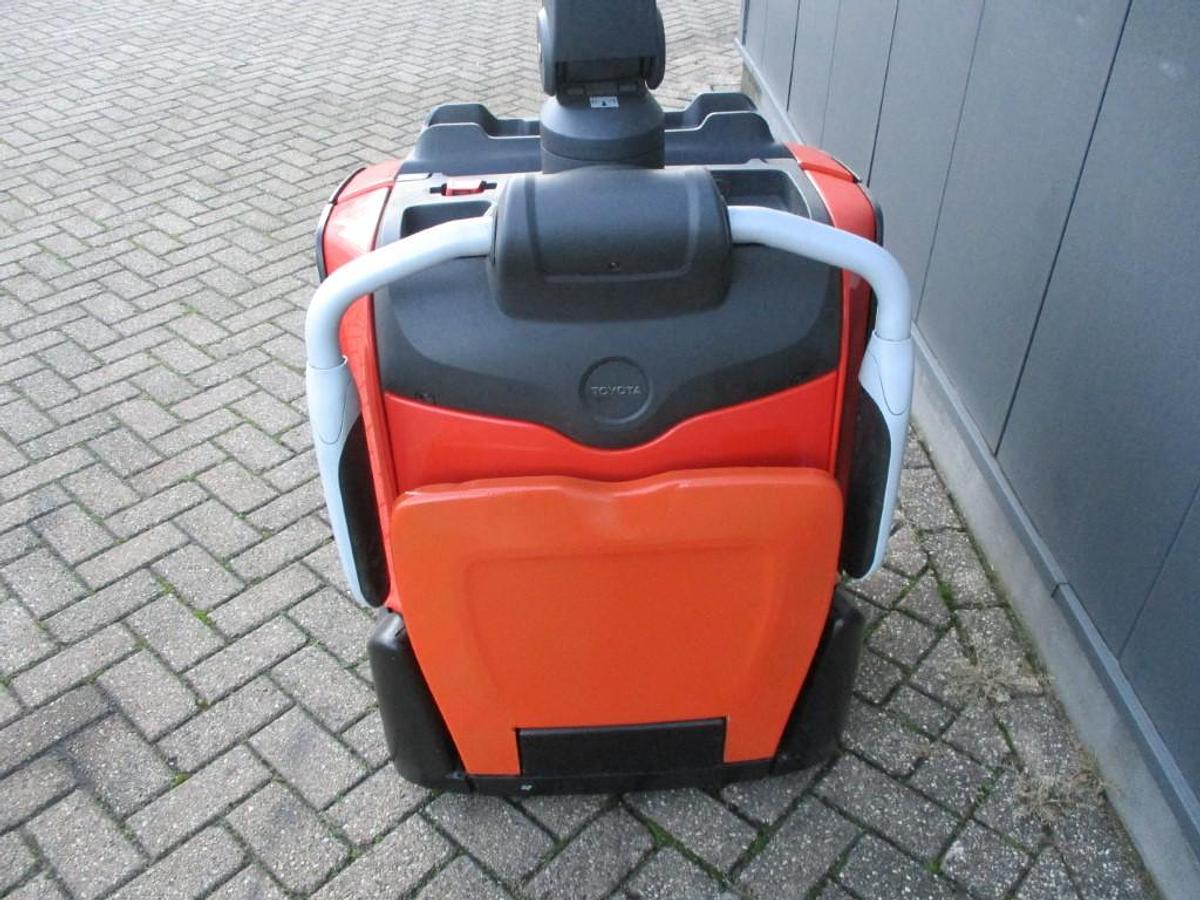 Refurbished 2020 TOYOTA LPE200 - 1553