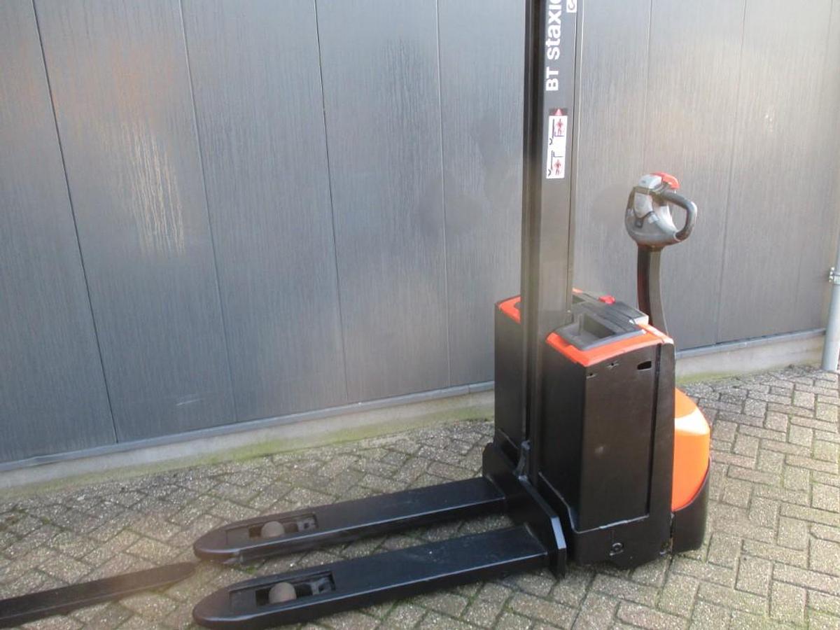 Refurbished 2017 TOYOTA SWE 080L - 1265