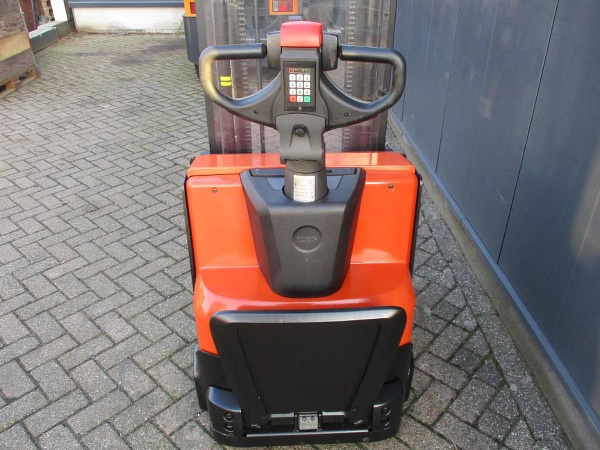 Refurbished 2017 TOYOTA SWE140 - 531