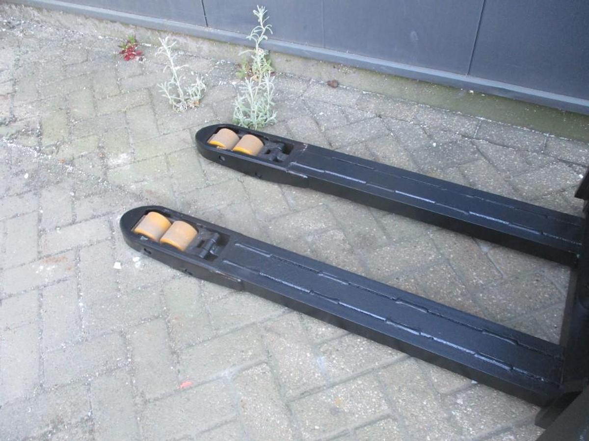 Refurbished 2016 BT SWE 200D - 266