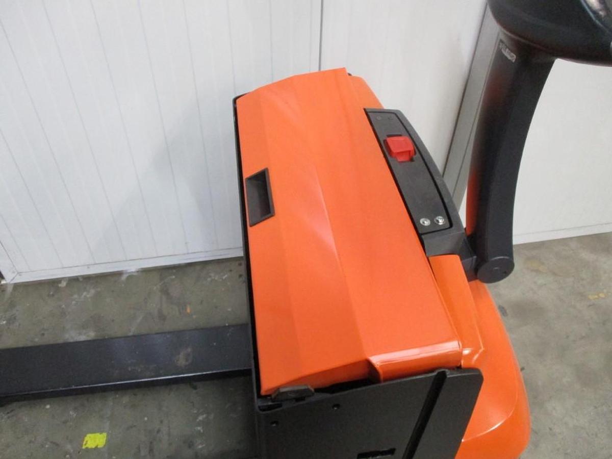 Refurbished 2018 TOYOTA LWE160 - 554